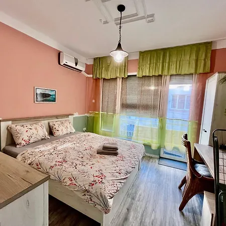 Sea Breeze - Super Center Apartment